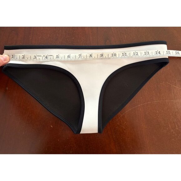 Triangl Swimwear Chloe Neoprene Bikini Bottom ONLY in White Black Medium - Picture 7 of 12